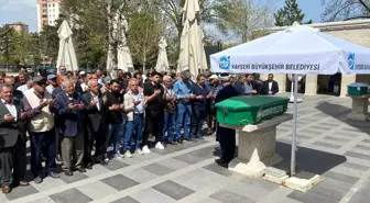 Kayseri'de 2 akrep yedikten sonra hayatını kaybeden kişi toprağa verildi