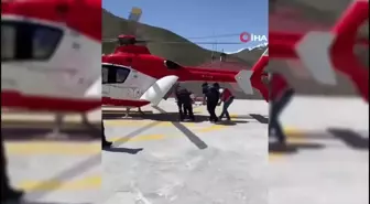 Bahçesaray'da iki hasta ambulans helikopterle hastaneye sevk edildi