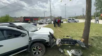 Düzce'de Kavşakta Meydana Gelen Kaza Sonucu 3 Kişi Yaralandı