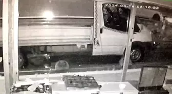 Kadıköy'de Bir Şahıs 8 Yerinden Bıçaklandı