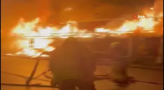 Maltepe'de korkutan iş yeri yangını: Restoran alev alev yandı