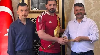 Kızıldağ Karakucak Güreşleri Şampiyonu İbrahim Bölükbaşı'na Altın Kemer Verildi