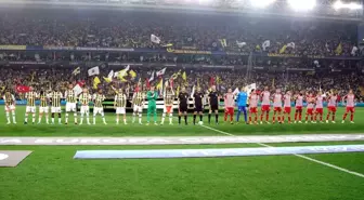 UEFA Avrupa Konferans Ligi: Fenerbahçe: 1 Olympiakos: 0 (Maç devam ediyor)