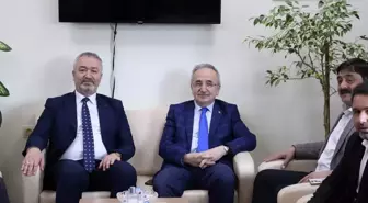 AK Parti Samsun İl Başkanı Mehmet Köse, 19 Mayıs Belediye Başkanı Osman Topaloğlu'nu ziyaret etti