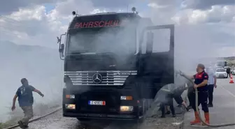 Amasya'da seyir halindeki tırda yangın çıktı