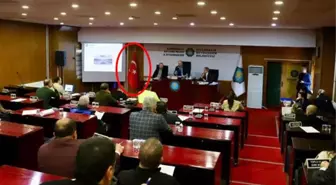Diyarbakır'da belediye meclis salonunda bulunan Türk bayrağı kaldırıldı