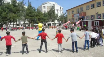 Gaziantep Ticaret Odası, depremzede çocuklar için kutlama programı düzenledi