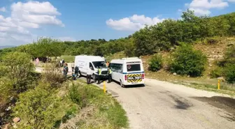 Manisa'da kamyonet ile minibüs çarpıştı: 9 öğrenci yaralandı