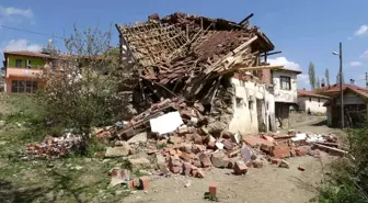 Yozgat'ta deprem sonrası hasar tespit çalışmaları yapıldı