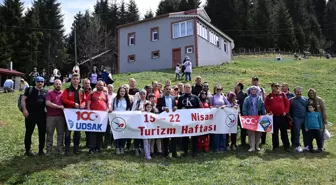 Trabzon'da Turizm Haftası etkinlikleri kapsamında Kadıralak Yaylası'nda doğa gezisi düzenlendi