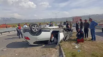 Van'da otomobil takla attı: 2'si ağır 5 kişi yaralandı