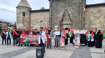 Erzurum'da Hekimler ve Sağlık Çalışanları İsrail'in Gazze'ye Saldırılarını Protesto Ediyor