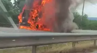 Sakarya'da Kamyon Alev Topuna Döndü