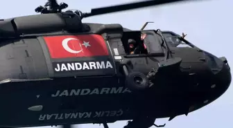 Jandarma Çelik Kanatlar Rize'de gösteri yaptı