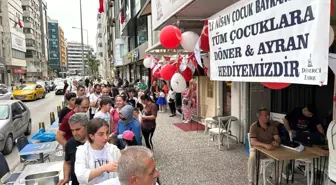 İzmir'de Döner Ustası 23 Nisan'da Çocuklara Ücretsiz Döner Dağıttı