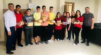 Depremin Vurduğu Hatay'da Konteyner Okula Kütüphane Kuruldu