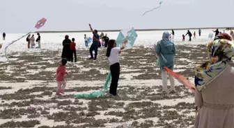 Aksaray'da 23 Nisan'da Tuz Gölü'nde Uçurtma Şenliği