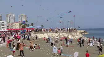 Erdemli Belediyesi Uçurtma Şenliği Düzenledi