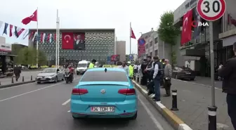 Taksim'de ticari taksi denetimi yapıldı