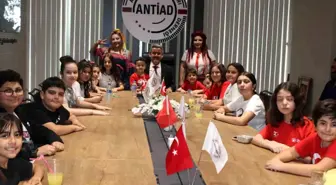 ANTİAD Yönetim Kurulu Masasını Çocuklara Bıraktı