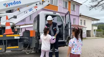 YEDAŞ, Hizmet Bölgesindeki Çocuklara Hediye Paketleri Dağıttı