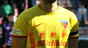 Kayserispor'un İranlı futbolcusu Ali Karimi ameliyat oldu