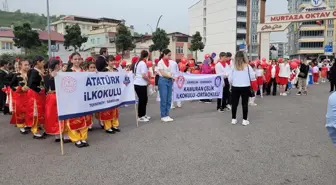 Tekkeköy'de 23 Nisan kutlamaları bando gösterisi ve vosvos turuyla renklendi