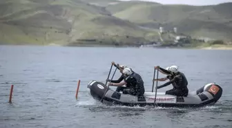 Tunceli'de öğrenciler Munzur Çayı ve Keban Baraj Gölü'nde su sporlarıyla tanışıyor