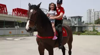 Adana'da polisler, özel gereksinimli çocuklarla bir araya geldi