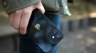 ABD'de iPhone Satışları Düşmeye Devam Ediyor
