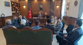 Baskil Kaymakamı Ömer Tuğrul Kundakçı'ya Muhtarlar Derneği üyeleri ziyarette bulundu