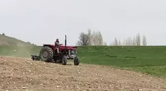 Erzurum'un Aşkale ilçesinde çiftçiler bahar mevsimine hazırlanıyor