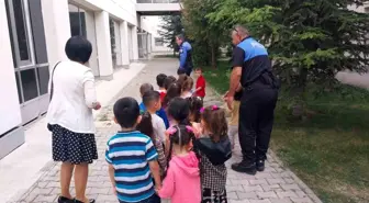 Eskişehir'de İşitme Engelliler Anaokulu Öğrencileri Polis Merkezini Gezdi