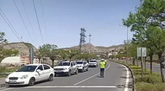 Hakkari'de Drone ile Trafik Denetimi: 31 Araça 24 Bin 654 TL Cezai İşlem Uygulandı