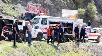 Hakkari'de Dereye Düşen Vatandaş İçin Arama Kurtarma Çalışması Başlatıldı