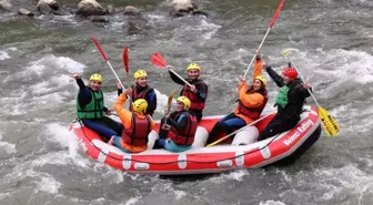 Düzce'de Turizm Haftası Etkinlikleri Kapsamında Protokol Üyeleri Rafting Yaptı