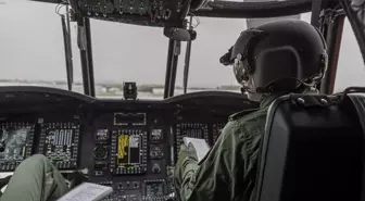 Kara Havacılık Komutanlığı Pilotları CH-47 Chinook Helikopterleriyle Görev Yapıyor