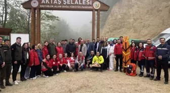 Düzce'deki Aktaş Şelalesi Ekoturizm Alanı Ziyaretçilerini Ağırlamaya Başladı