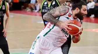 P. Karşıyaka, Merkezefendi Basketbol'u mağlup etti