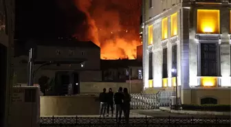 İzmir'de Tarihi Kemeraltı Çarşısı'nda yangın