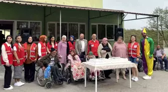 Havza Bakım Rehabilitasyon ve Aile Danışma Merkezinde Nisan doğumlulara yaş günü kutlaması