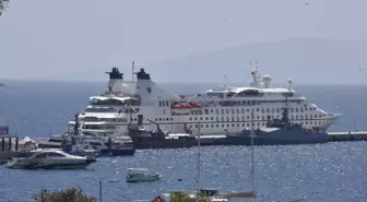 Bahamalar bayraklı kruvaziyer Bodrum'a geldi