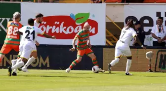 Alanyaspor İstanbulspor'u 3-0 mağlup etti