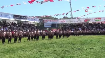 Başpehlivanlar arasındaki sözlü tartışma, gerginliğe dönüştü