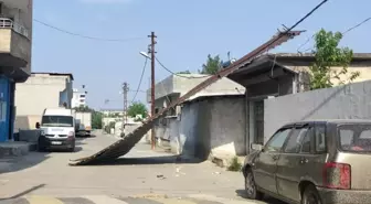 Gaziantep'te fırtına nedeniyle evlerin çatısı uçtu