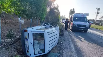 İzmir'de Otomobil Çarpışması: 4 Yaralı