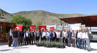 Erzurum'un Oltu İlçesinde Çiftçilere Bin 300 Zeytin Fidanı Dağıtıldı