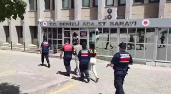 Denizli'de Uyuşturucu Satıcısı Kadın Şüpheliler Yakalandı