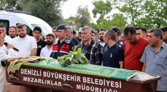 Manisa'da Kocası Tarafından Öldürülen Kadın Denizli'de Toprağa Verildi