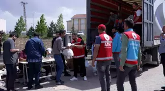 Malatya'da depremzedelere yardım dağıtıldı